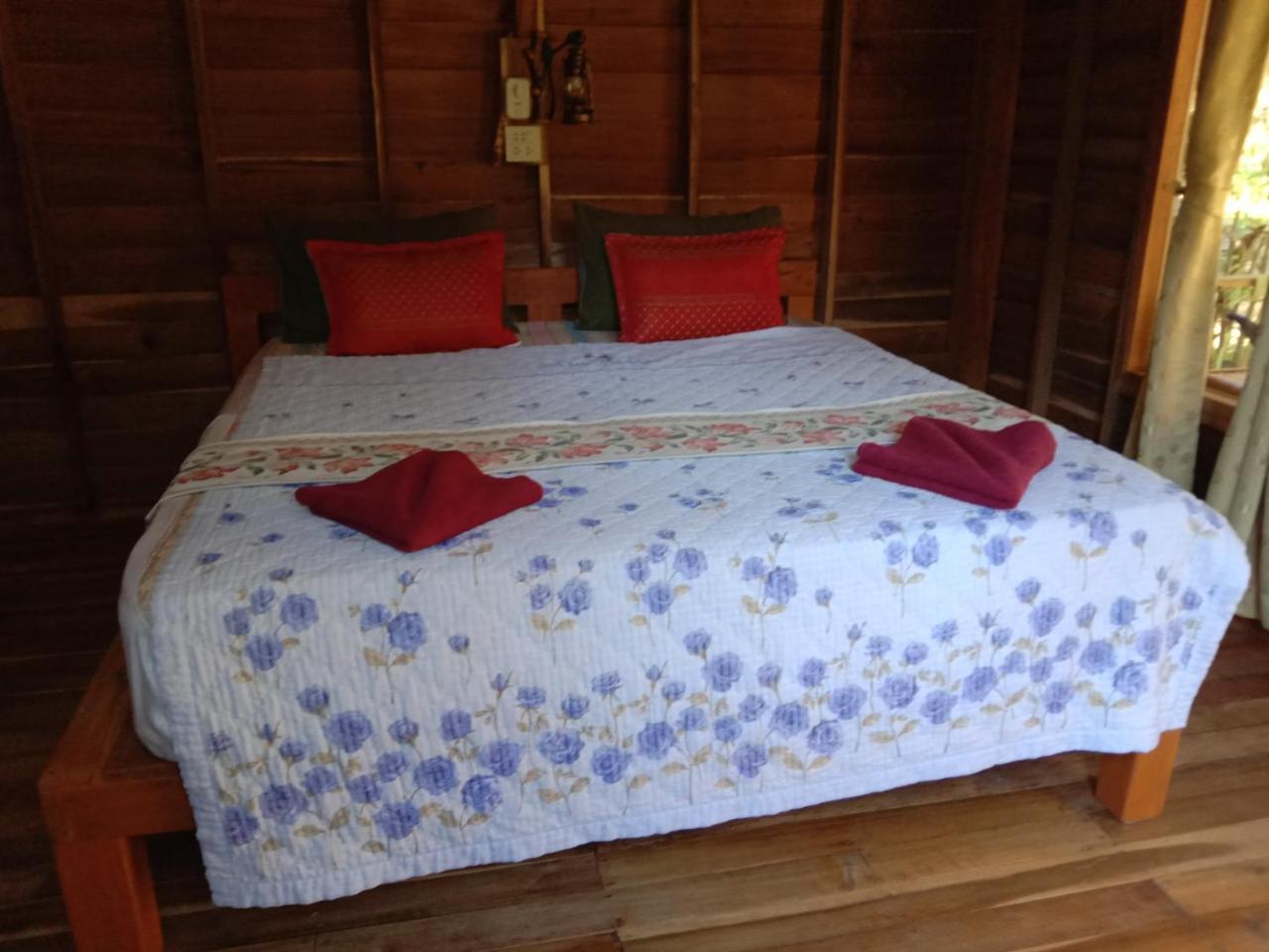 Mada Lanta Mai Keaw Hotel Koh Lanta Bagian luar foto