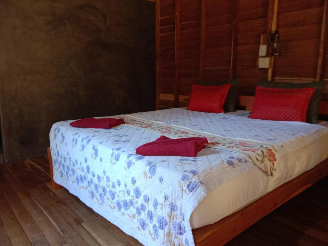 Mada Lanta Mai Keaw Hotel Koh Lanta Bagian luar foto