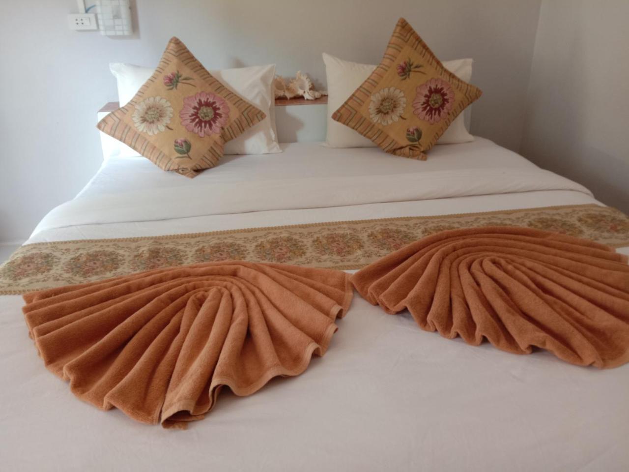 Mada Lanta Mai Keaw Hotel Koh Lanta Bagian luar foto